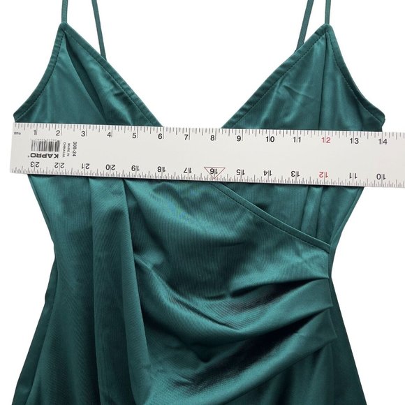 EMERALD SUNDAE Asymmetrical-Hem Dress Size Medium Green - 0024 - Picture 4 of 10